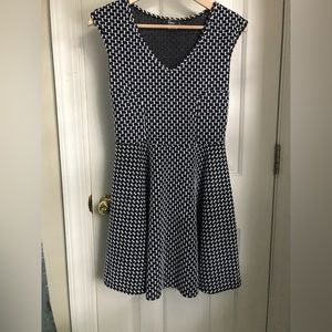 Mermaid scale b&w flirty dress by Pinc. Size L cute flair skirt. Like new.